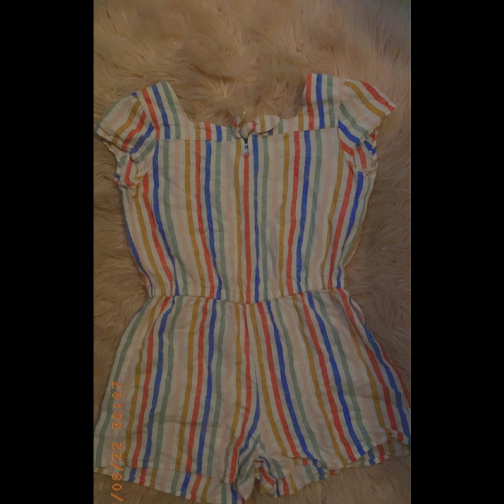 I’m selling a kids romper from Old Navy Size L (10-12)
